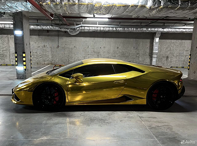 Золотой Lamborghini Huracan выставили на продажу в Москве