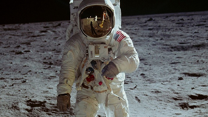 Участник первой высадки на Луну астронавт Базз Олдрин женился в 93 года