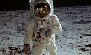 Участник первой высадки на Луну астронавт Базз Олдрин женился в 93 года