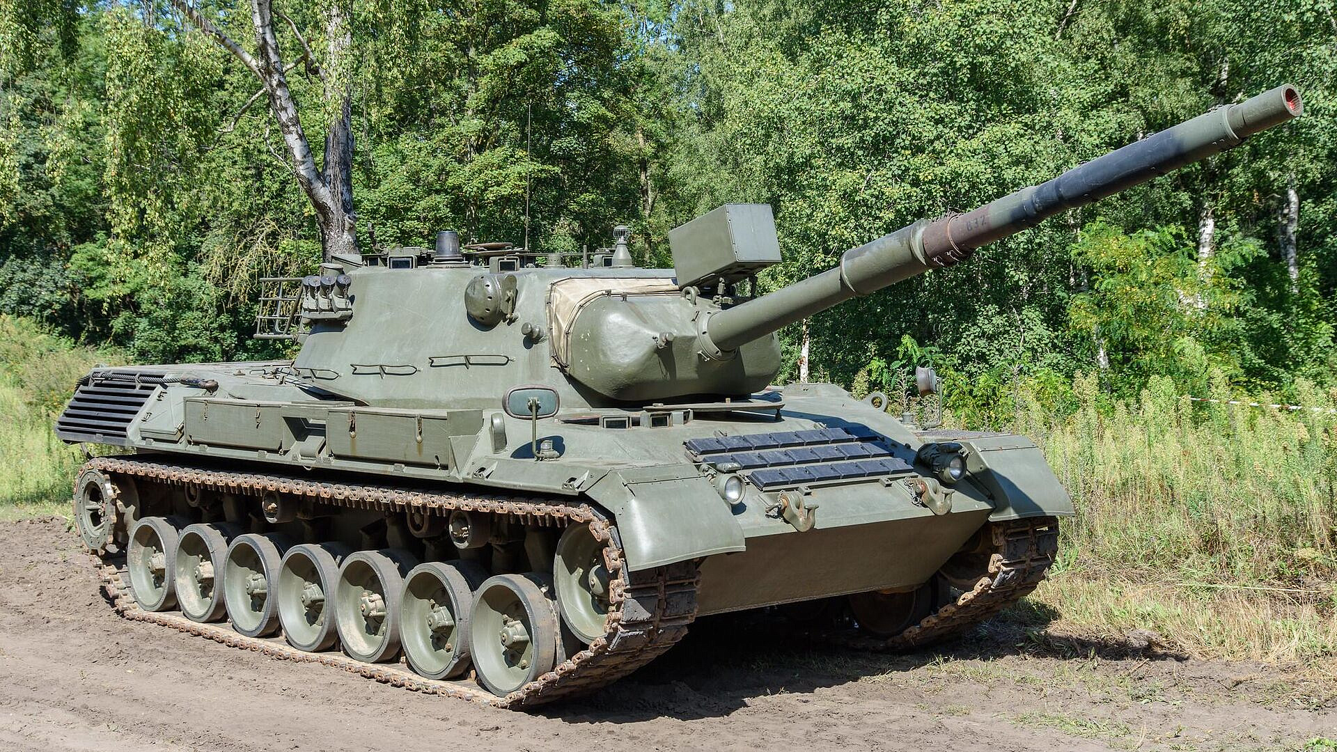     Leopard 1A5,    