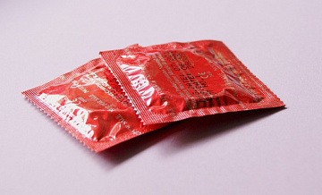Россияне бросились скупать презервативы