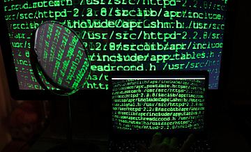 Хакеры используют DDoS-атаки в качестве прикрытия, заявило Минцифры